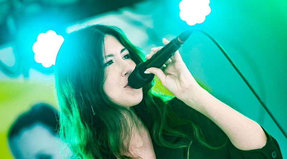 Der Song Contest „Dein Song für EINE WELT!“ ruft junge Menschen zwischen 10 und 25 Jahren zur Teilnahme auf. Einsendeschluss für selbstkomponierte Songs zu globalen Themen ist der 15. Mai 2025. Der Song Contest „Dein Song für EINE WELT!“ ruft junge Menschen zwischen 10 und 25 Jahren zur Teilnahme auf. Einsendeschluss für selbstkomponierte Songs zu globalen Themen ist der 15. Mai 2025.